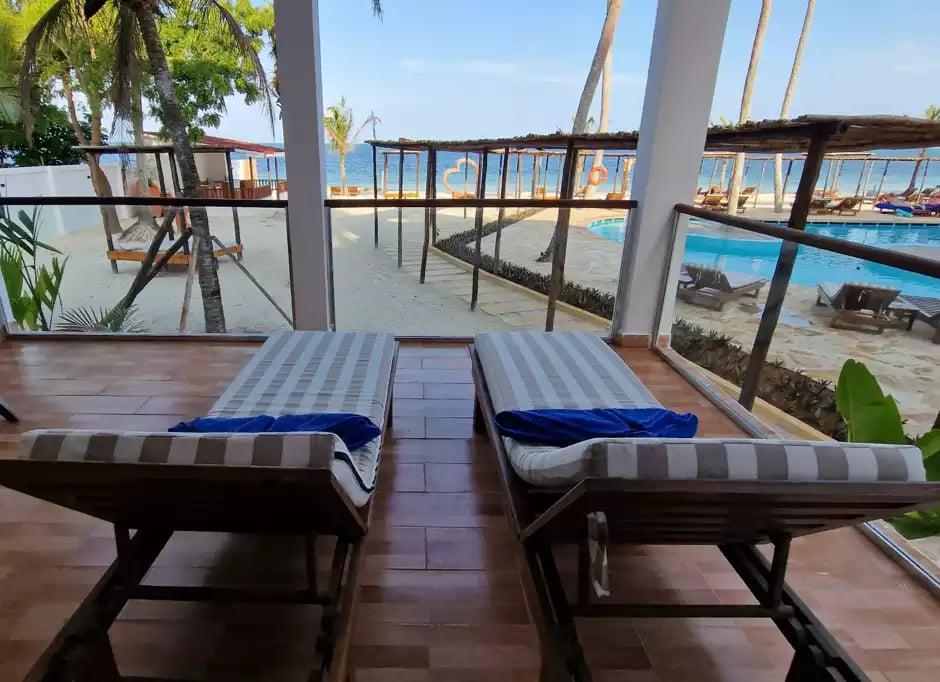 Diamonds Dream of Zanzibar Gallery Image