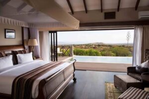 Mount meru hotel: Grand World Tours