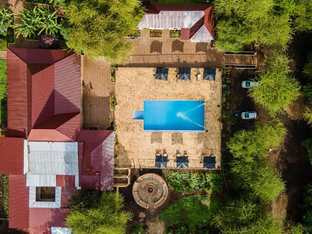 Pazuri Inn