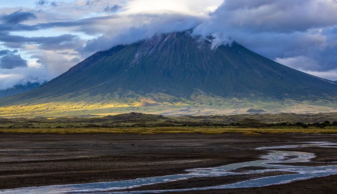 OL DOINYO LENGAI & LAKE NATRON