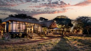 Luxury-safari-in-Tanzania-and-Kenya-with-a-private-tented-camp-overlooking-the-Serengeti